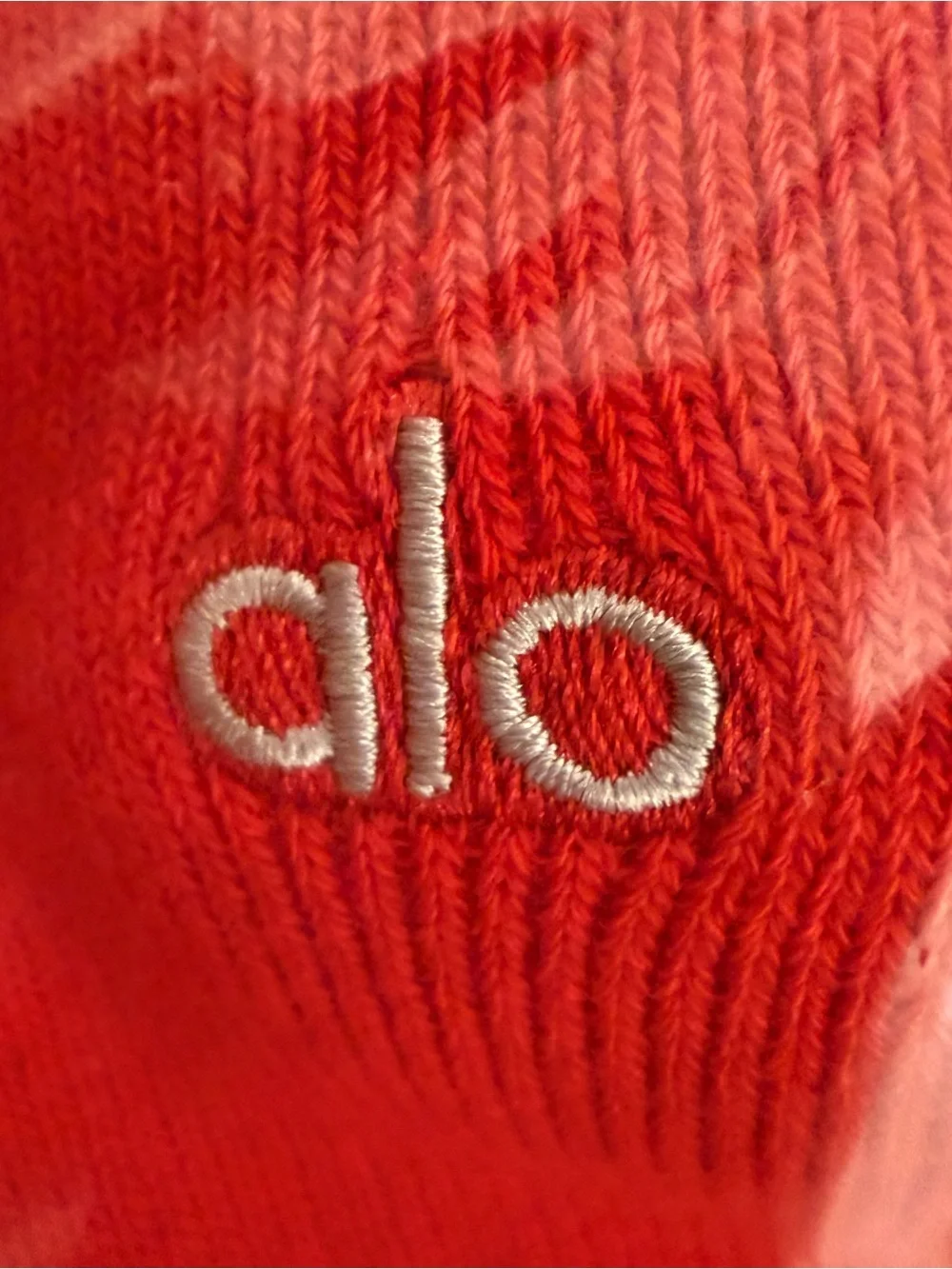 ALO Yoga Women’s Half-Crew Understated Socks in Bright Red. Shoe Size 5-7